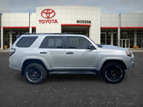 Used 2021 Toyota 4Runner Venture w/ Moonroof Package AWD/4WD image 4