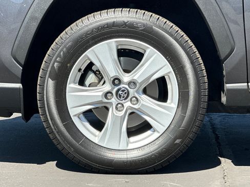 Certified 2020 Toyota RAV4 XLE w/ Convenience Package AWD/4WD image 26