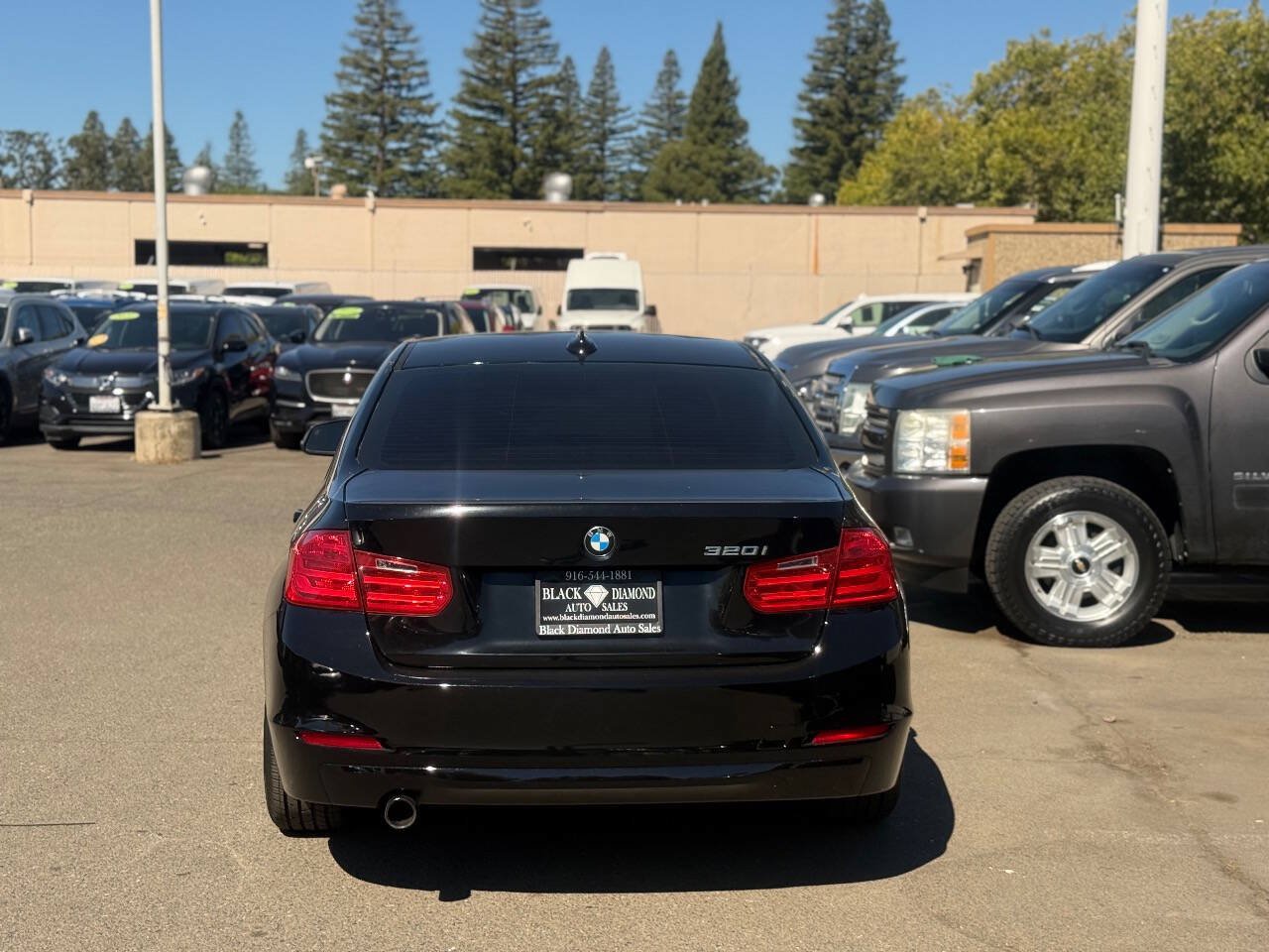 Used 2013 BMW 320i Sedan RWD image 5