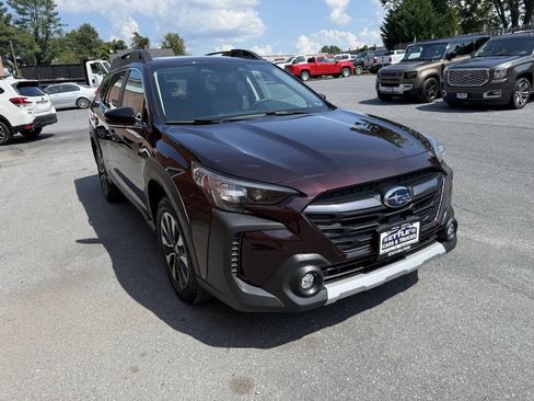 Used 2025 Subaru Outback Limited AWD/4WD image 6