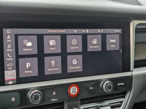 Certified 2025 Porsche Macan image 34