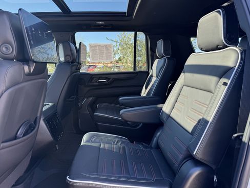 Used 2025 GMC Yukon XL AT4 Ultimate image 13