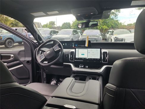 New 2025 Ford Expedition Max Platinum w/ Stealth Performance Package image 23