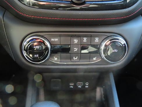 Used 2023 Chevrolet TrailBlazer RS w/ Convenience Package image 26