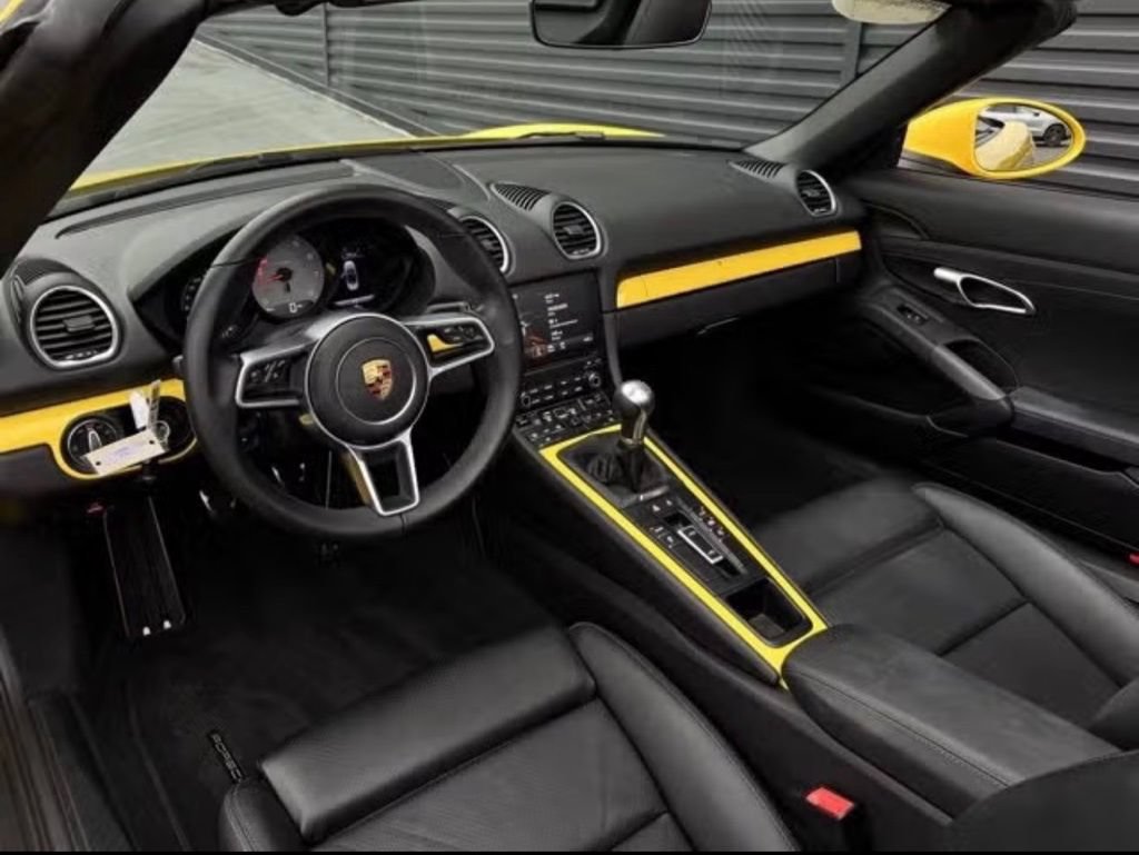 Used 2021 Porsche 718 Boxster S RWD image 12