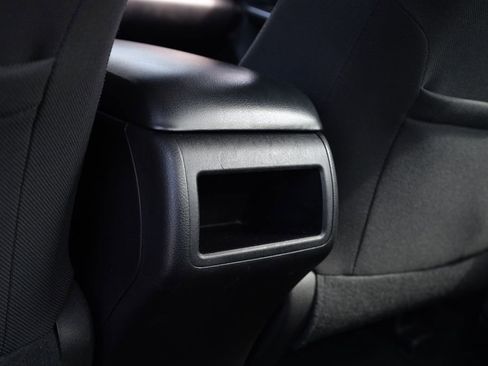 Used 2015 Toyota Camry LE image 18