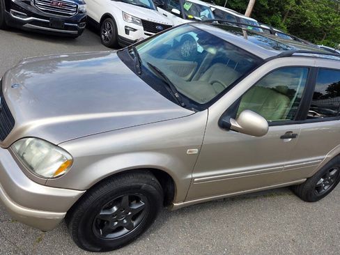 Used 2001 Mercedes-Benz ML 320 4MATIC image 4