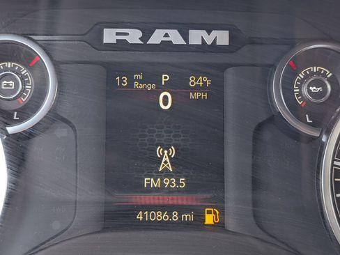 Used 2024 RAM 2500 Big Horn AWD/4WD image 10