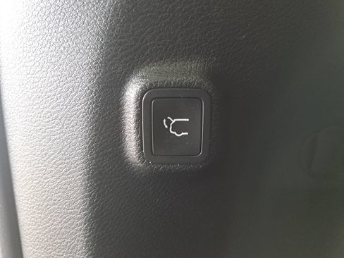 Certified 2022 Jeep Cherokee Limited AWD/4WD image 14