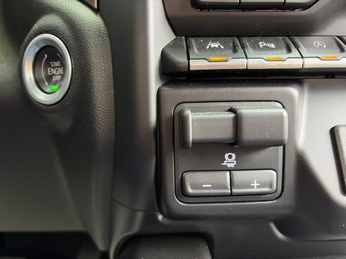 Used 2021 Chevrolet Silverado 1500 High Country w/ Technology Package AWD/4WD image 15
