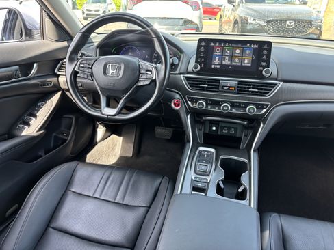 Used 2021 Honda Accord Touring image 12