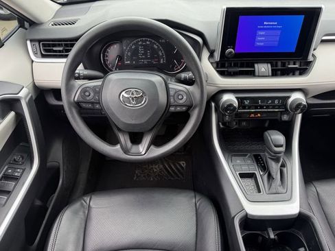 Used 2025 Toyota RAV4 XLE w/ Convenience Package image 11