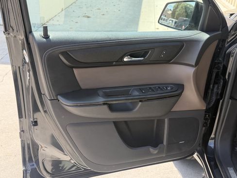 Used 2014 GMC Acadia SLT FWD image 18