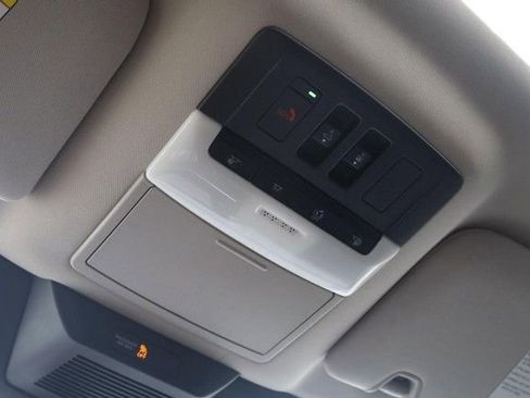 Certified 2025 Nissan Pathfinder SL w/ SL Premium Package FWD image 23