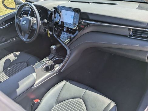 Used 2024 Toyota Camry SE image 28