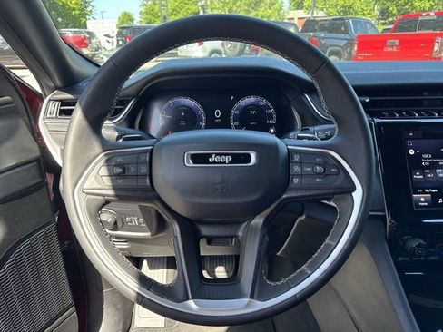 Used 2024 Jeep Grand Cherokee L Laredo w/ Trailer Tow Package RWD image 11