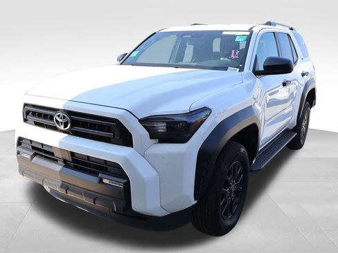 Used 2025 Toyota 4Runner SR5 AWD/4WD image 5