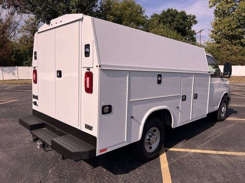 New 2025 Chevrolet Express 3500 w/ Power Convenience Package RWD image 19