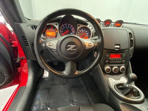 Used 2020 Nissan 370Z Coupe RWD image 35