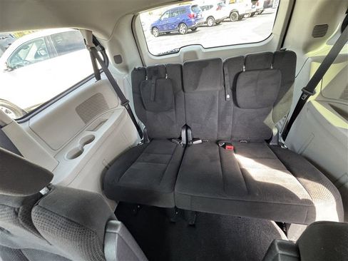 Used 2016 Dodge Grand Caravan SE w/ Quick Order Package 29E SE image 12