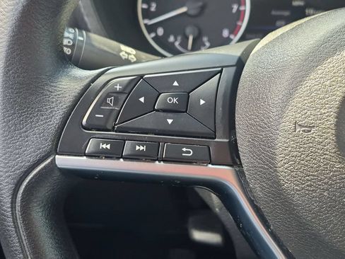 Used 2025 Nissan Sentra SV FWD image 21
