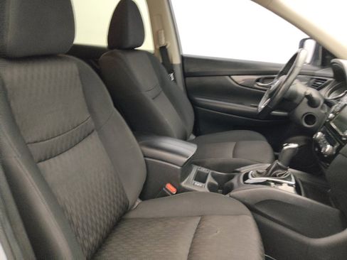 Used 2019 Nissan Rogue SV FWD image 21