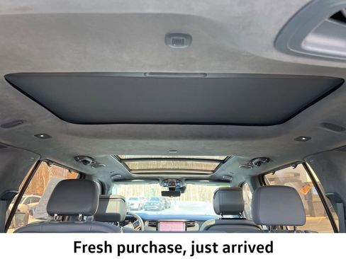 Used 2022 Jeep Grand Wagoneer Series II w/ Premium Group II image 9