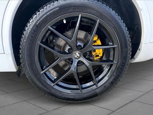 Used 2021 Alfa Romeo Stelvio Ti w/ Nero Edizione image 10