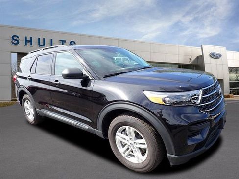 Used 2023 Ford Explorer XLT AWD/4WD image 4
