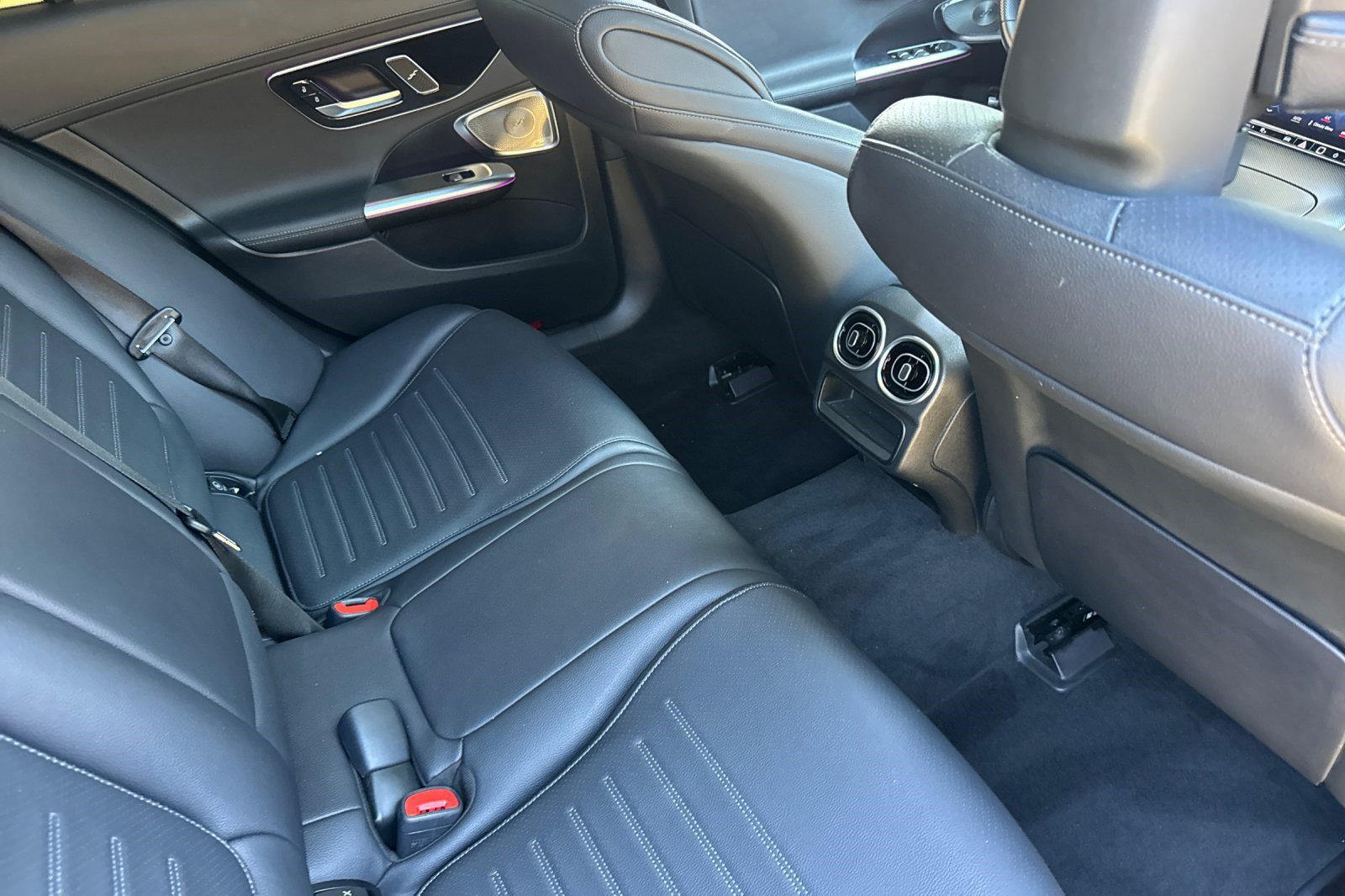Certified 2024 Mercedes-Benz C 300 Sedan image 33