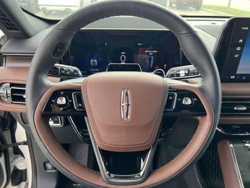 New 2025 Lincoln Aviator Reserve w/ Luxury Package image 14