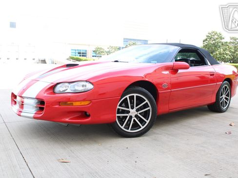 Used 2002 Chevrolet Camaro Z28 w/ SS Performance/Appearance Pkg RWD image 35