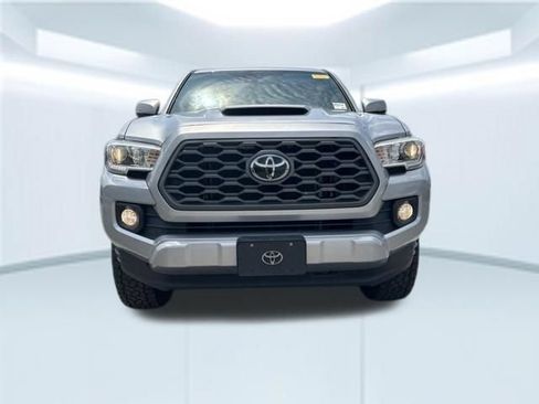 Used 2021 Toyota Tacoma TRD Sport w/ Technology Package AWD/4WD image 2