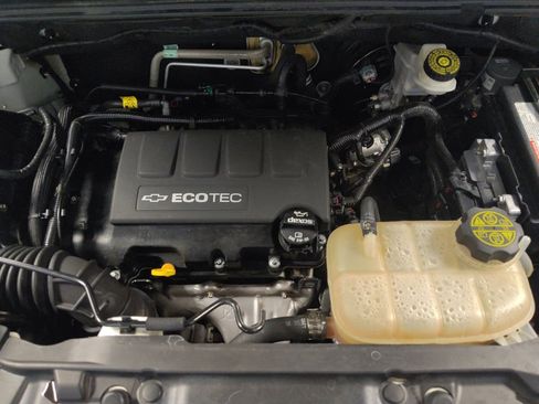 Used 2018 Chevrolet Trax LT w/ LT Convenience Package FWD image 30