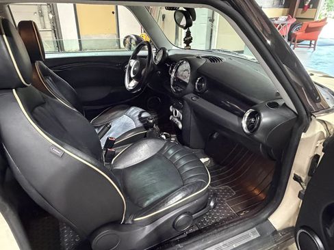 Used 2009 MINI Cooper Clubman Hardtop FWD image 12