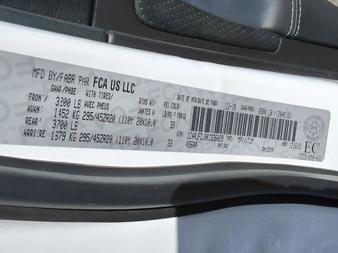 Used 2019 Jeep Grand Cherokee SRT AWD/4WD image 14