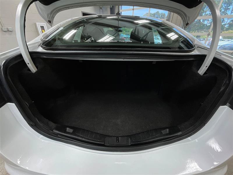 Used 2018 Ford Fusion SE FWD image 21