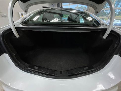 Used 2018 Ford Fusion SE FWD image 21