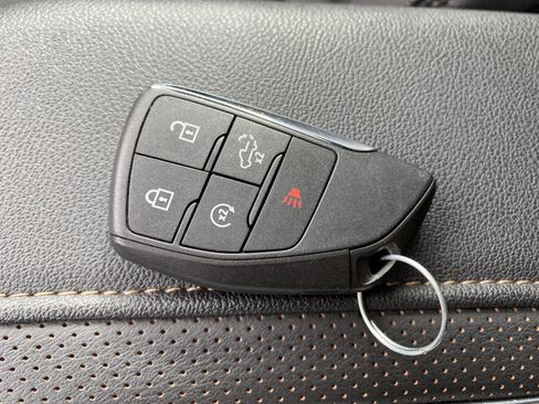 Used 2022 Chevrolet Silverado 1500 High Country w/ High Country Premium Package image 43