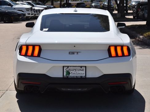 Used 2024 Ford Mustang GT RWD image 9