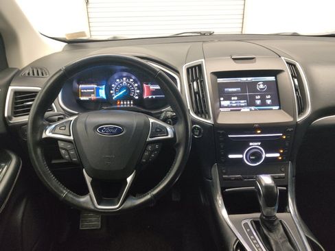 Used 2015 Ford Edge Titanium FWD image 22
