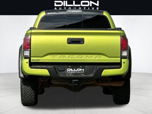 Used 2022 Toyota Tacoma TRD Pro AWD/4WD image 5