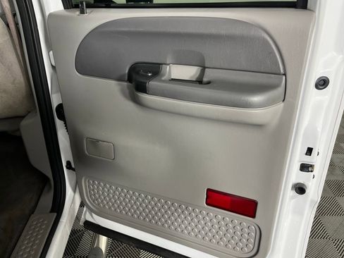 Used 2001 Ford F250 XLT image 15