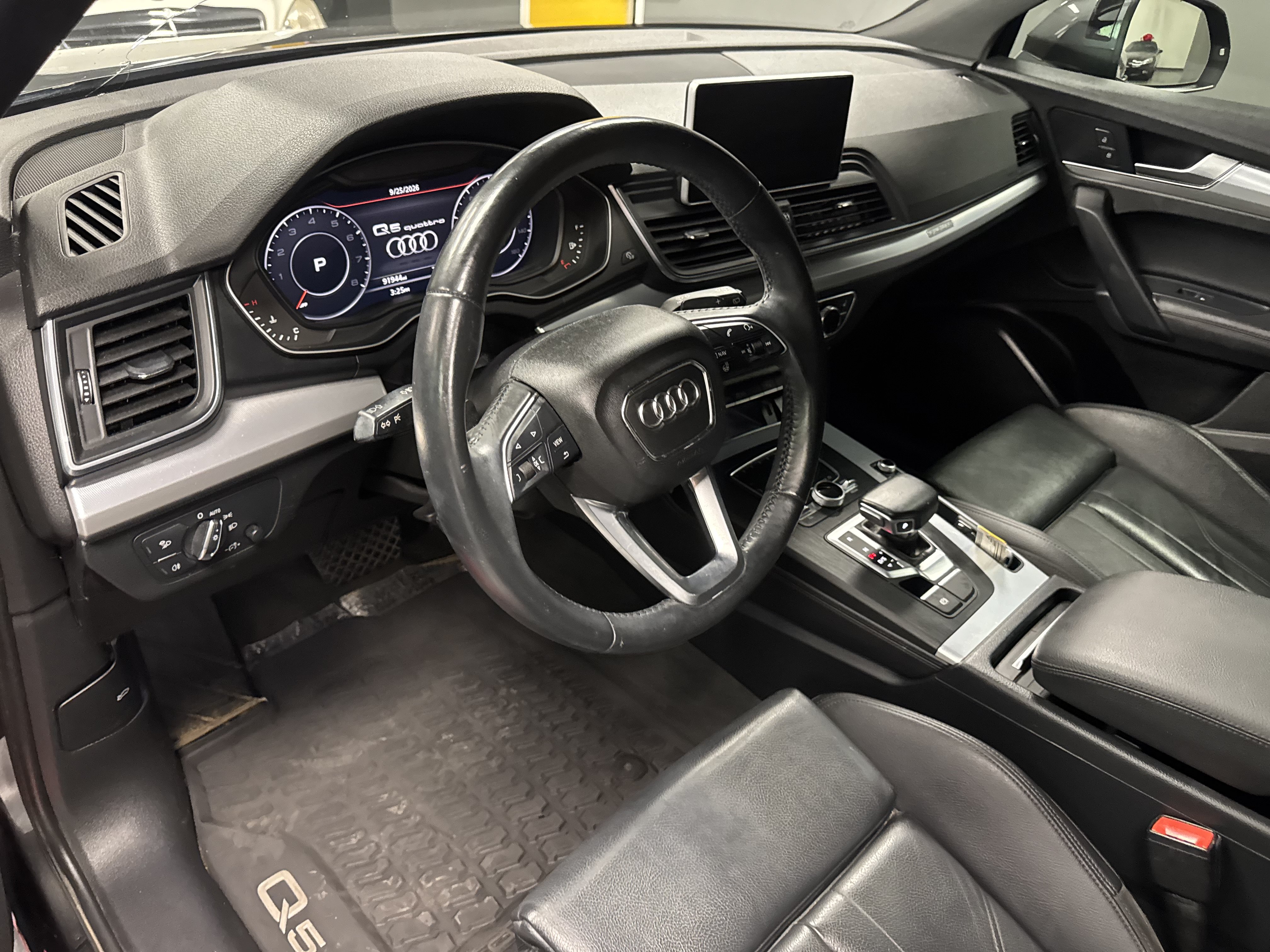 Used 2020 Audi Q5 2.0T Titanium Premium Plus AWD/4WD image 9