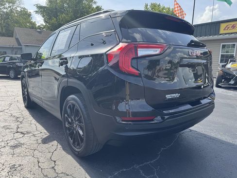Used 2023 GMC Terrain SLT w/ Tech Package FWD image 4