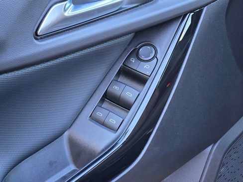 Used 2025 Chevrolet Equinox LT image 19