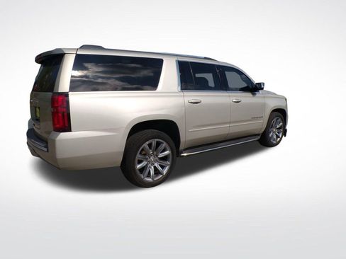 Used 2017 Chevrolet Suburban Premier AWD/4WD image 7