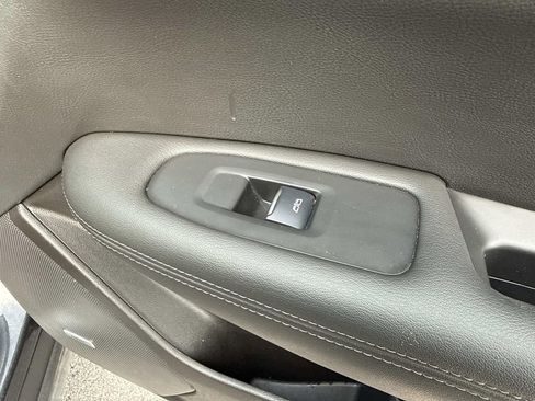 Used 2023 Cadillac XT6 Premium Luxury image 33