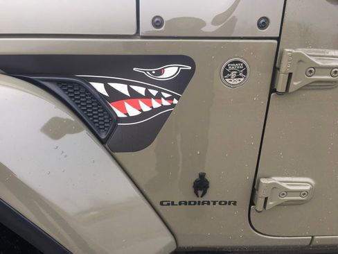 Used 2020 Jeep Gladiator Overland image 31