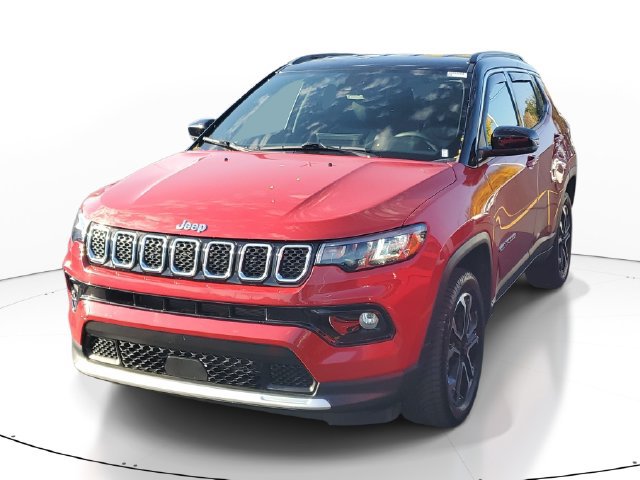 Used 2024 Jeep Compass Limited AWD/4WD image 2